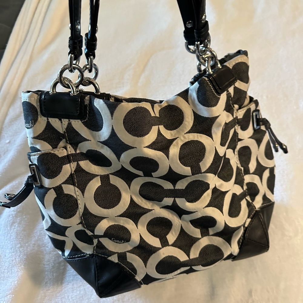 Coach navy blue and white shoulder bag.